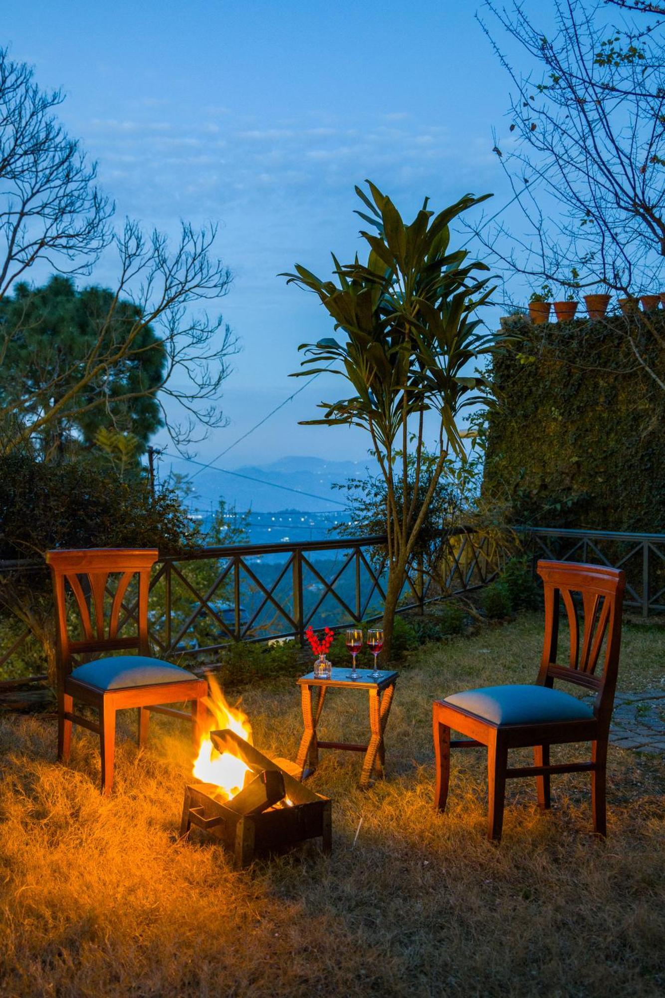 Alaya Stays Mehar Villa - 3 Bhk With Garden & Scenic Views Kasauli Exterior foto